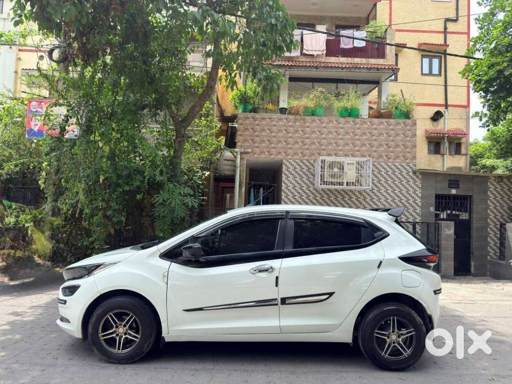 Tata Altroz 1.2 Xe, 2022, Petrol