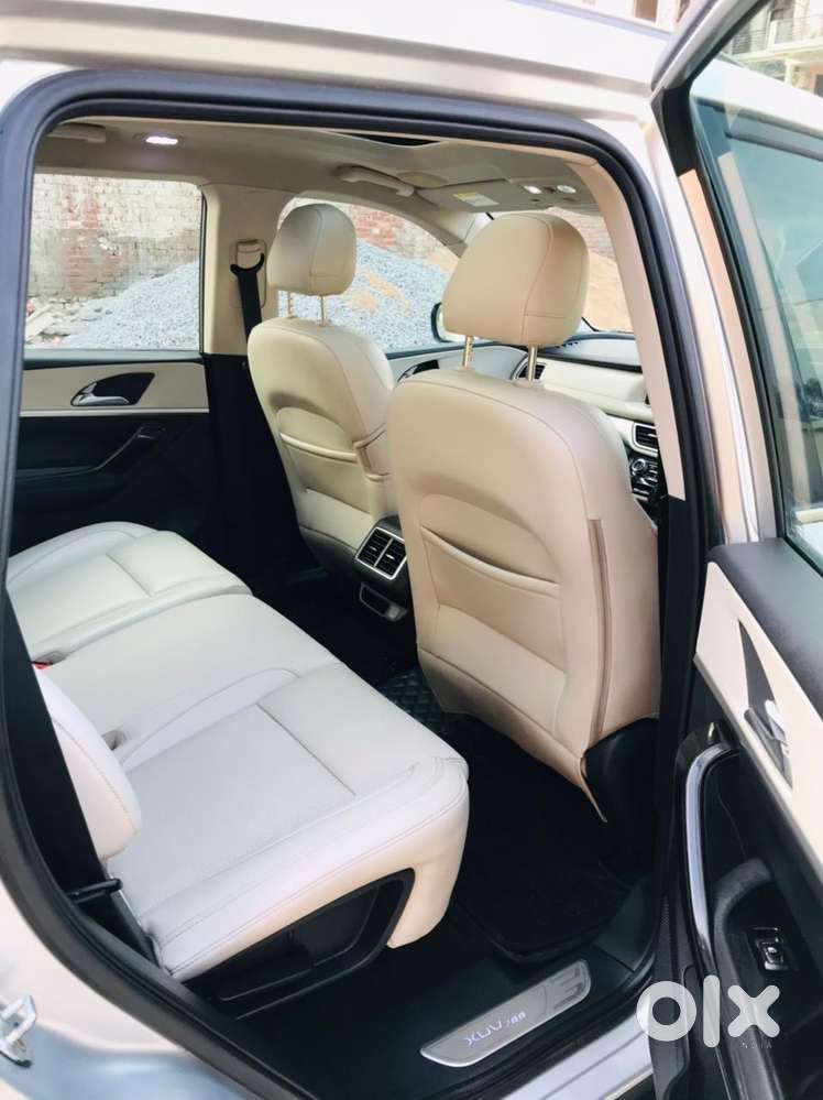 Mahindra Xuv700 2.2 Ax 7 Diesel At Str, 2021, Diesel