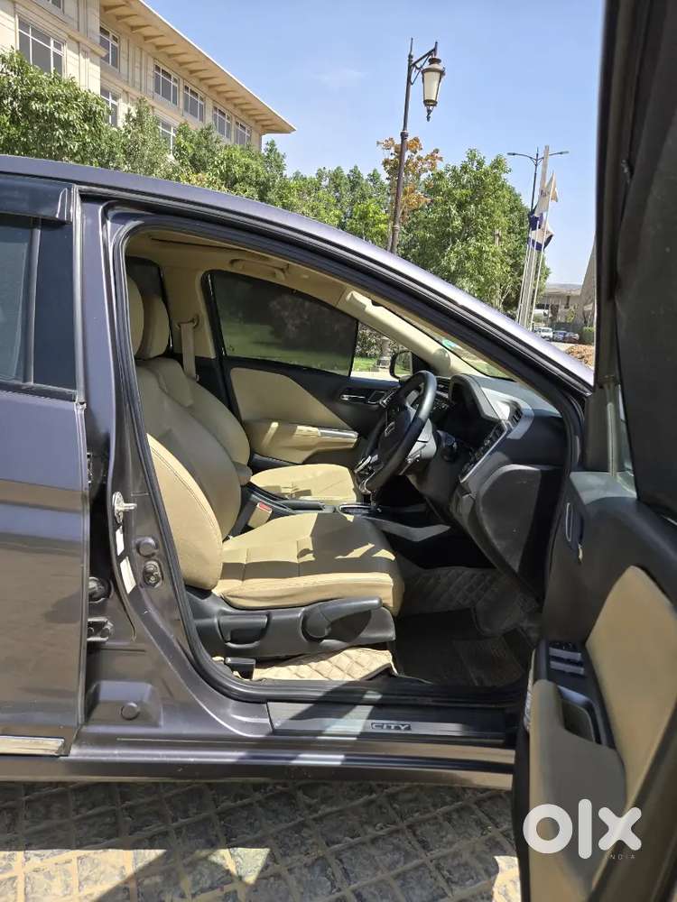 Honda City Zx Petrol Top Auto Sunroof