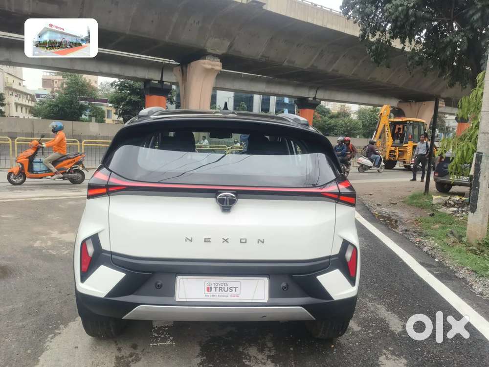Tata Nexon, 2025, Petrol