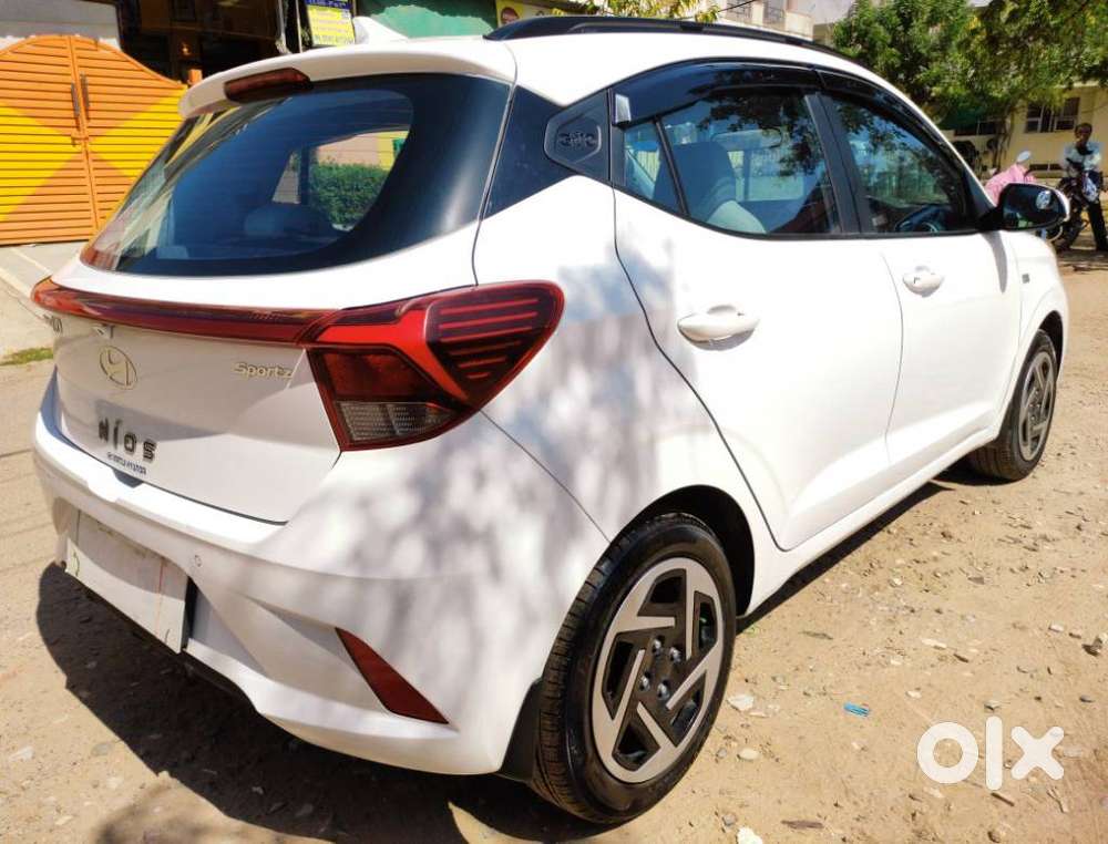Hyundai Grand I10 Nios Amt Sportz, 2023, Petrol