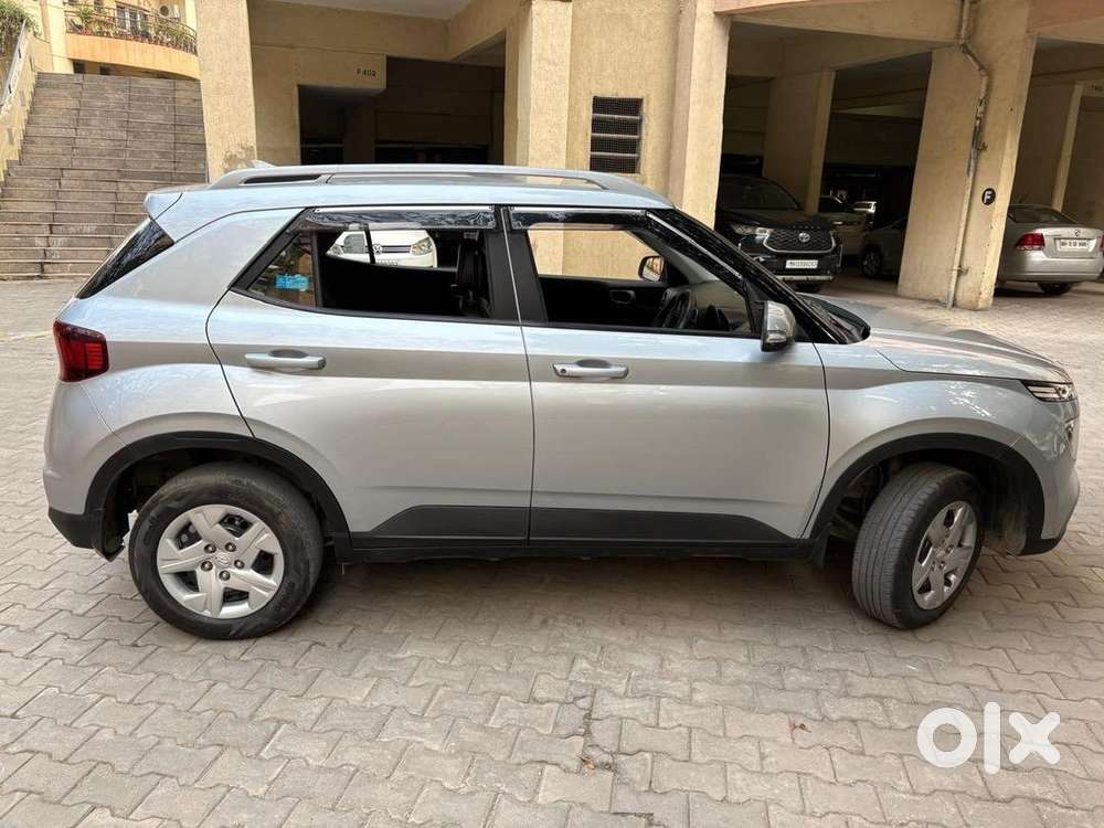Hyundai Venue 2022 Petrol Well Maintained