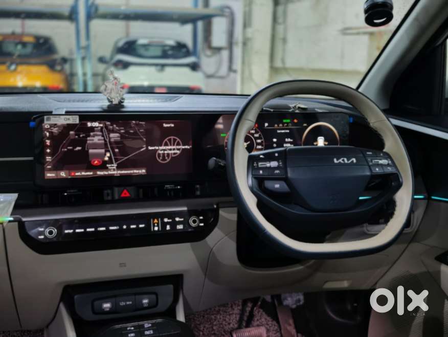 Kia Carens Clavis Ev, 2025, Electric