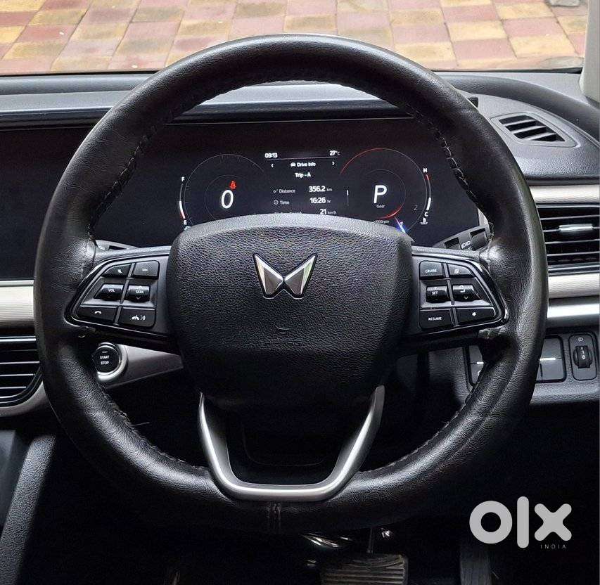 Mahindra Xuv700 2.2 Ax 5 Diesel At 7 Str, 2024, Diesel