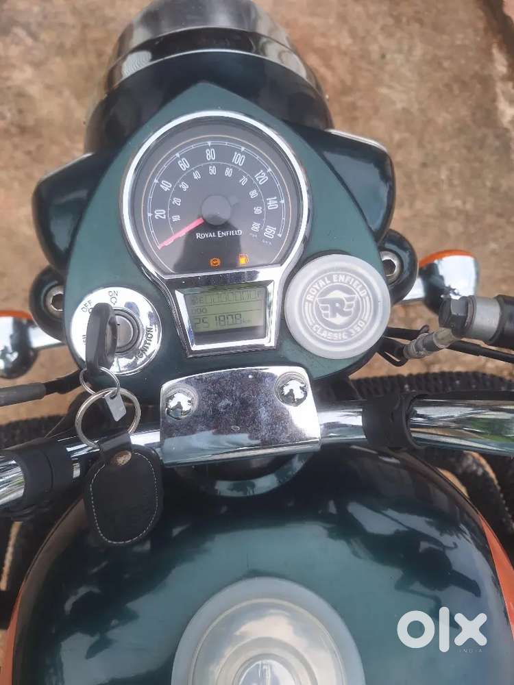 Royal Enfield Bullet 350 2022 model 25000 km driven
