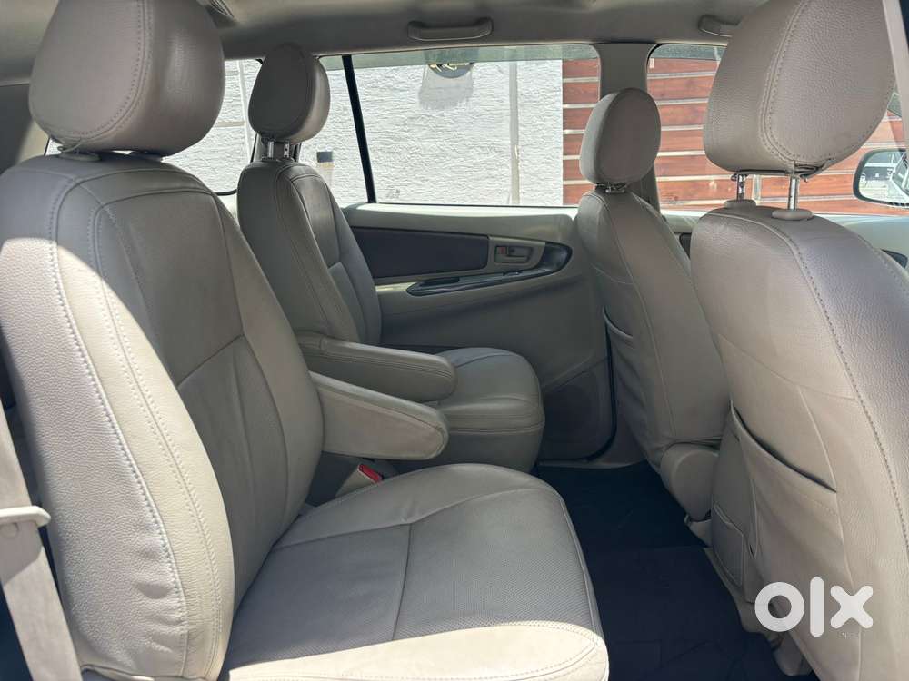 Toyota Innova 2.5 G (diesel) 7 Seater, 2012