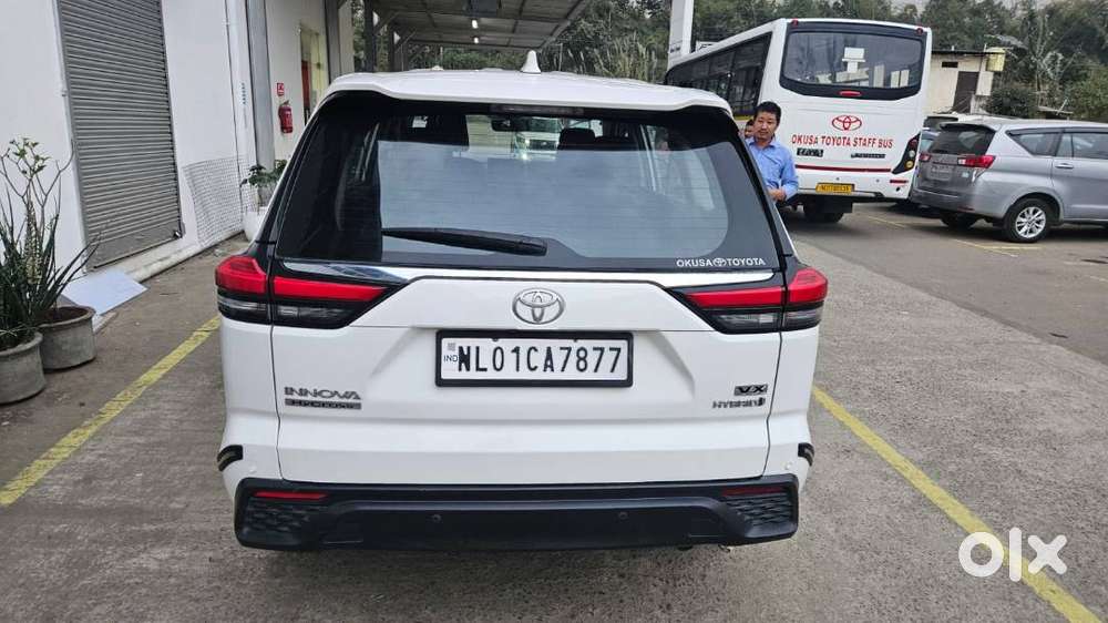 Toyota Innova Hycross 2023 Petrol 42500 Km Driven