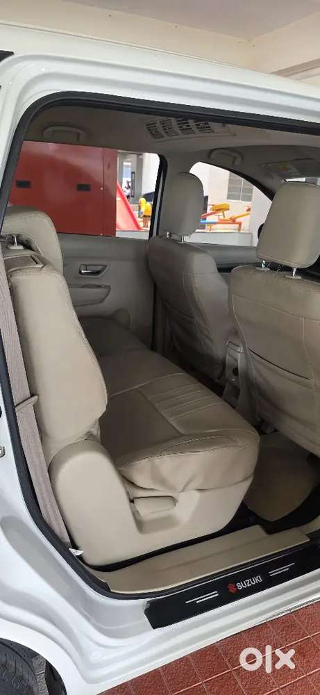 Maruti Suzuki Ertiga Zxi 2023 22 Dec 12 Delivery  23 Registration