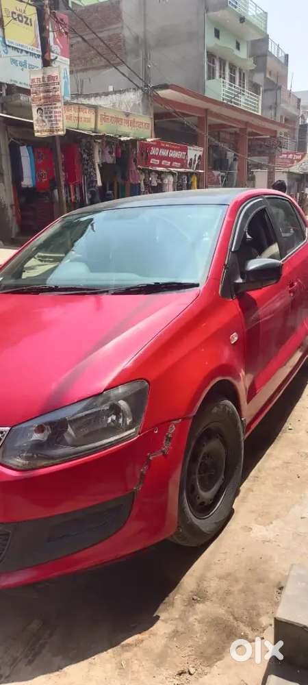 Volkswagen Polo 2012 Petrol 90000 Km Driven Roof Black