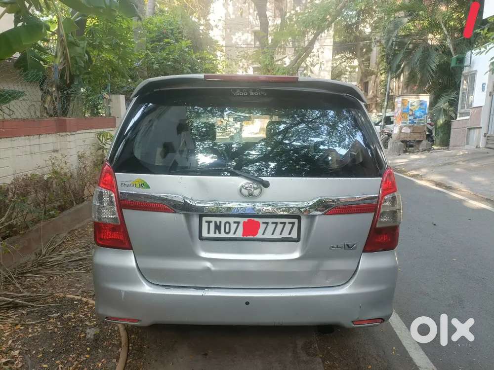 Toyota Innova 2013 Diesel 236000 Km Driven, Company Service