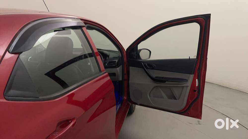 Tata Tiago 1.2 Revotron Xz Wo Alloy, 2019, Petrol