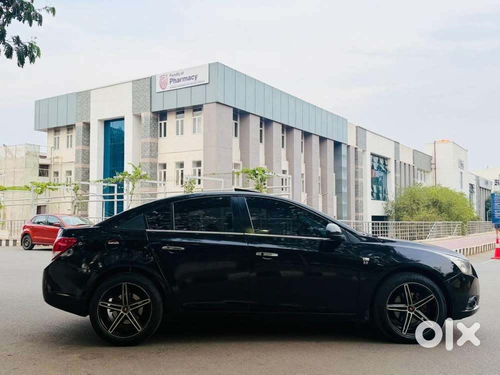 Chevrolet Cruze 2.0 Diesel With Additional Accessories  3-lakhs