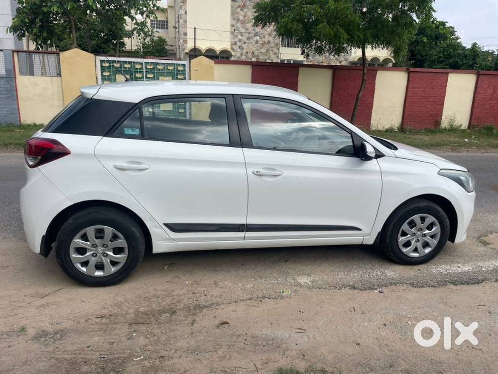 Hyundai Elite I20 Sportz (o) 1.4, 2015, Diesel