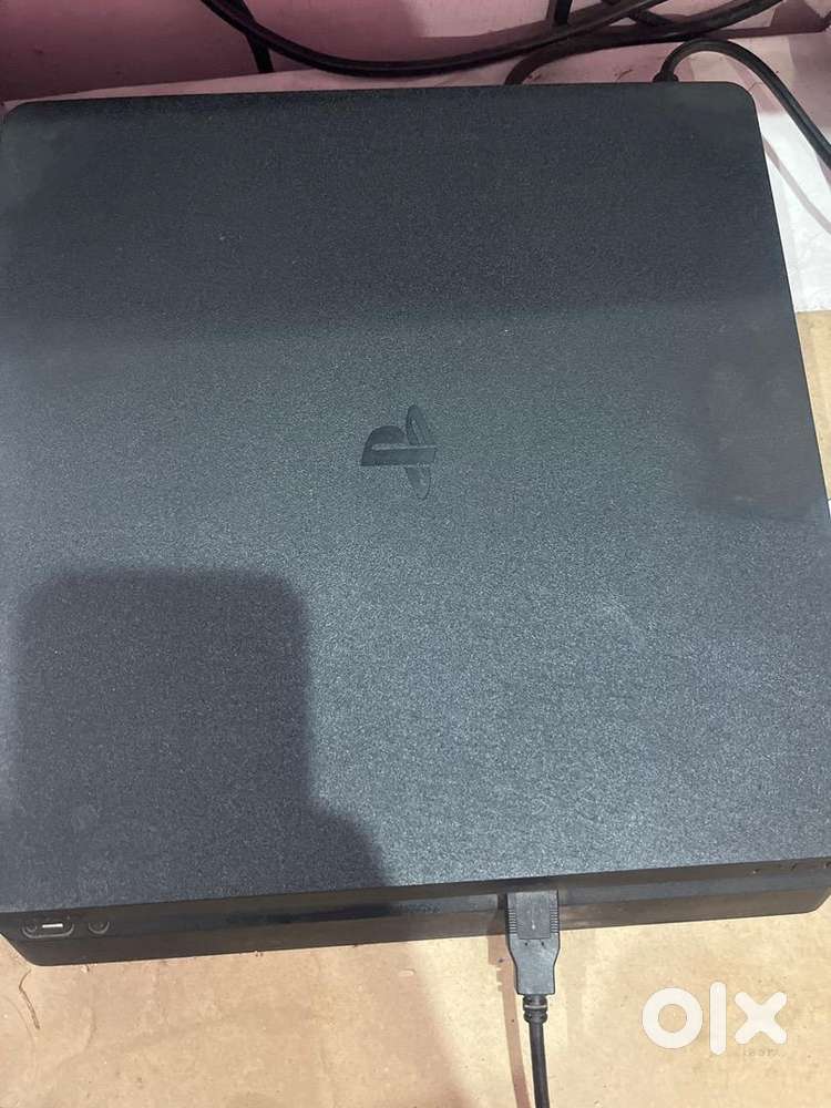 Console Sony PlayStation 4 Slim 500 Go – Noire – Occasion état Correct