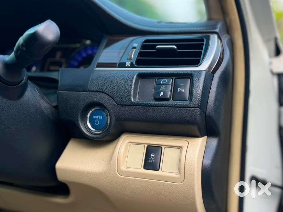 Toyota Camry Hybrid, 2017, Petrol