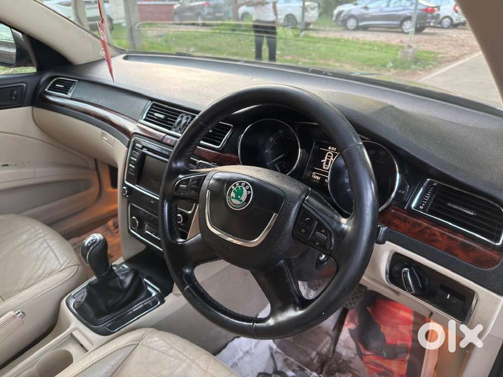 Skoda New Superb, 2011, Petrol