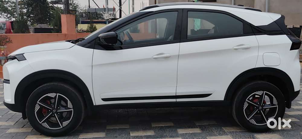 Tata Nexon Creative Plus 1.2 Revotron Petrol 6 Mt, 2024, Petrol