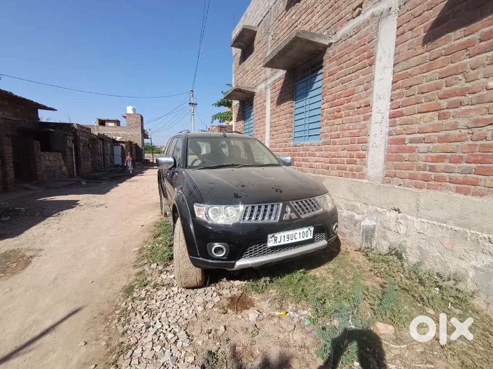 Mitsubishi Pajero Sport 2013 Diesel 153000 Km Driven