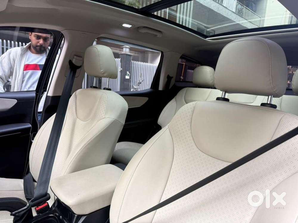 Mahindra Xuv700 2022 Diesel Automatic Well Maintained