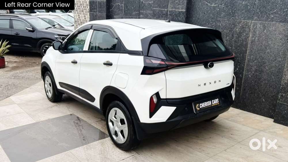 Tata Nexon Smart Plus S 1.2 Revotron Petrol 5 Mt, 2025, Cng & Hybrid..