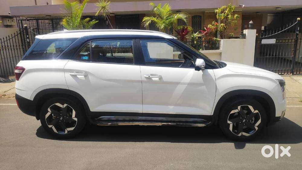 Hyundai Alcazar Platinum 7 Str 1.5 Turbo Petrol Adventure, 2024, Pet..