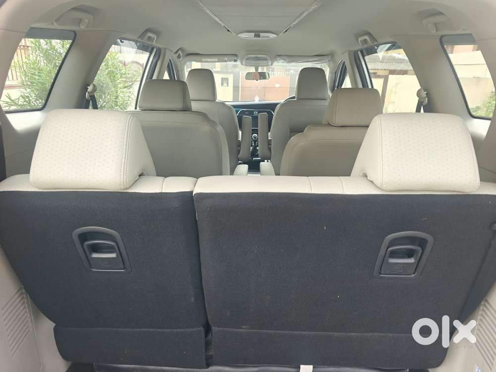 Mahindra Marazzo M8, 2018, Diesel
