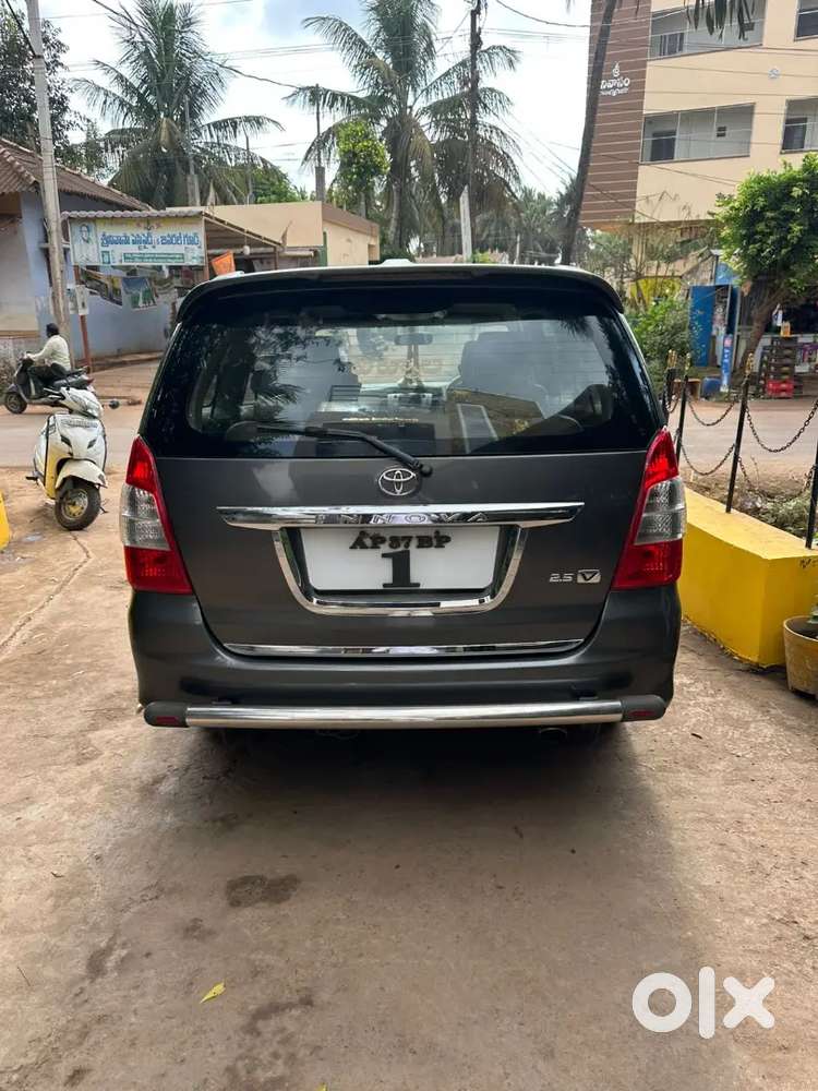 Toyota Innova 2012 Diesel Well Maintained