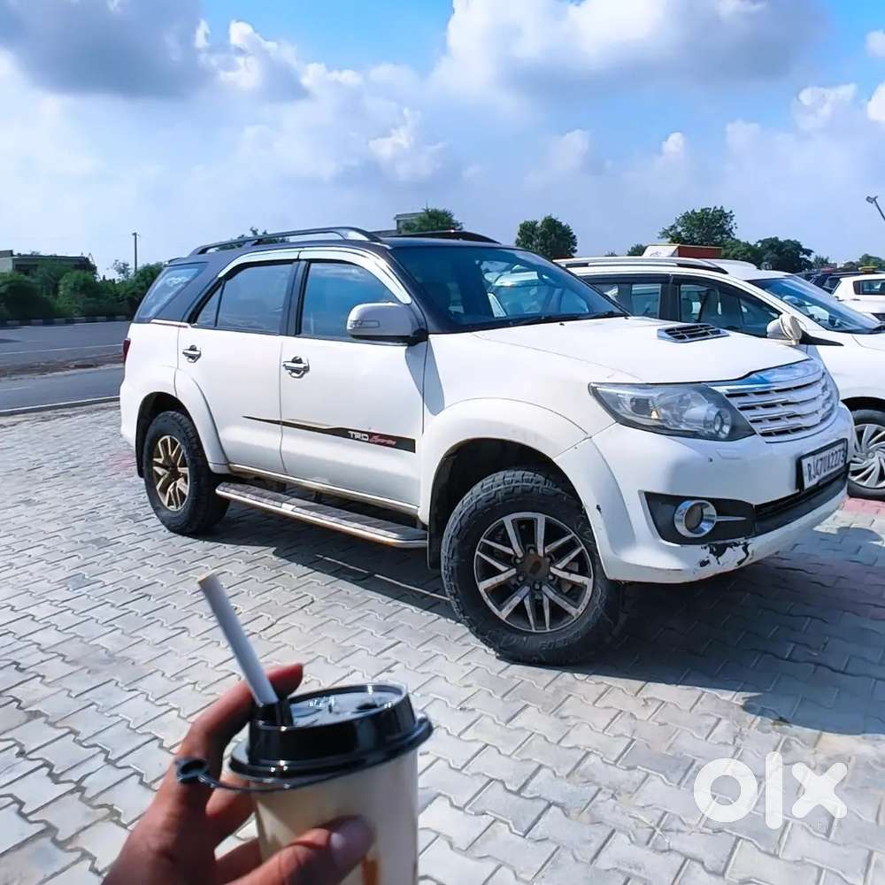Toyota Fortuner Legender 2014 Diesel 235000 Km Driven