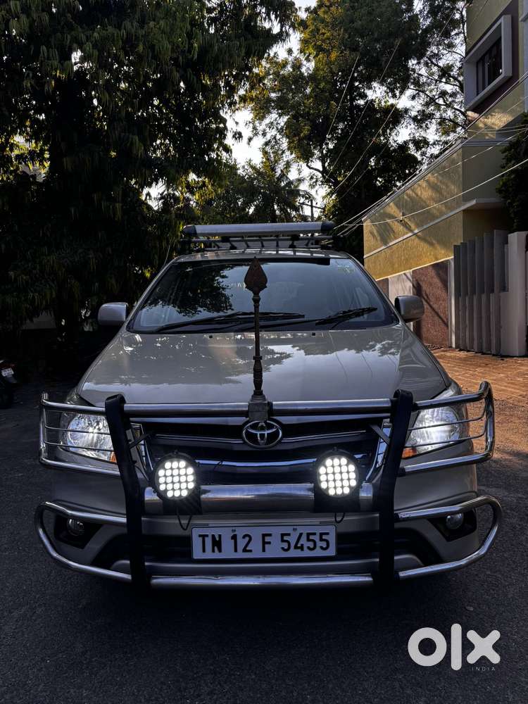 Toyota Innova 2.5 Gx (diesel) 8 Seater Bs Iv, 2015, Diesel