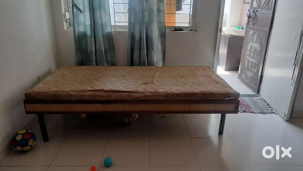 Detachable Single Bed with Mattress