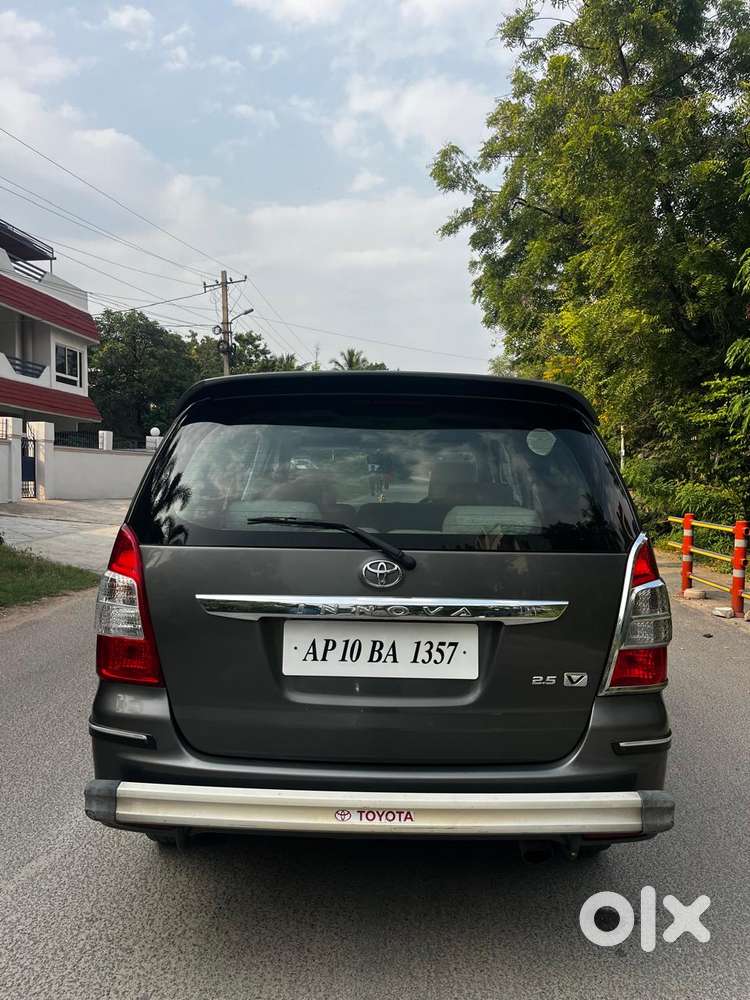 Toyota Innova 2.5 Vx 8 Str Bs-iii, 2012, Diesel