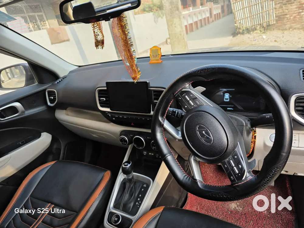 Hyundai Venue 2023 Petrol 32000 Km Driven