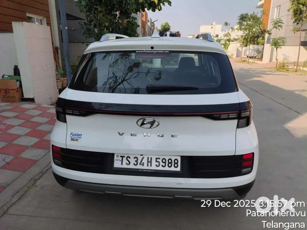 Venu Sx Diesel 1.5 Showroom Track Vehicle