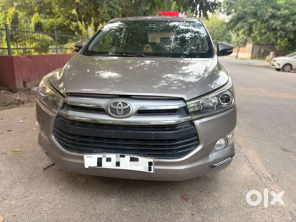 Toyota Innova Crysta 2.4 V, 2016, Diesel