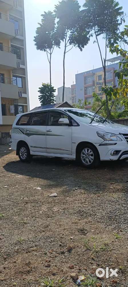 Toyota Innova 2014 Diesel 130000 Km Driven