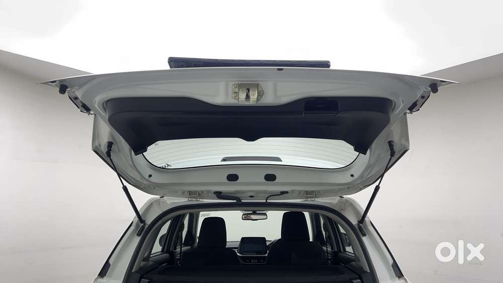 Maruti Suzuki Brezza Zxi Plus At, 2022, Petrol