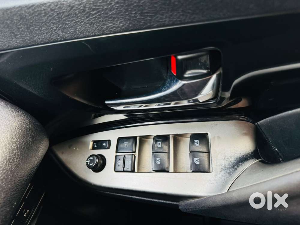 Toyota Innova Crysta 2.5z, 2016, Diesel