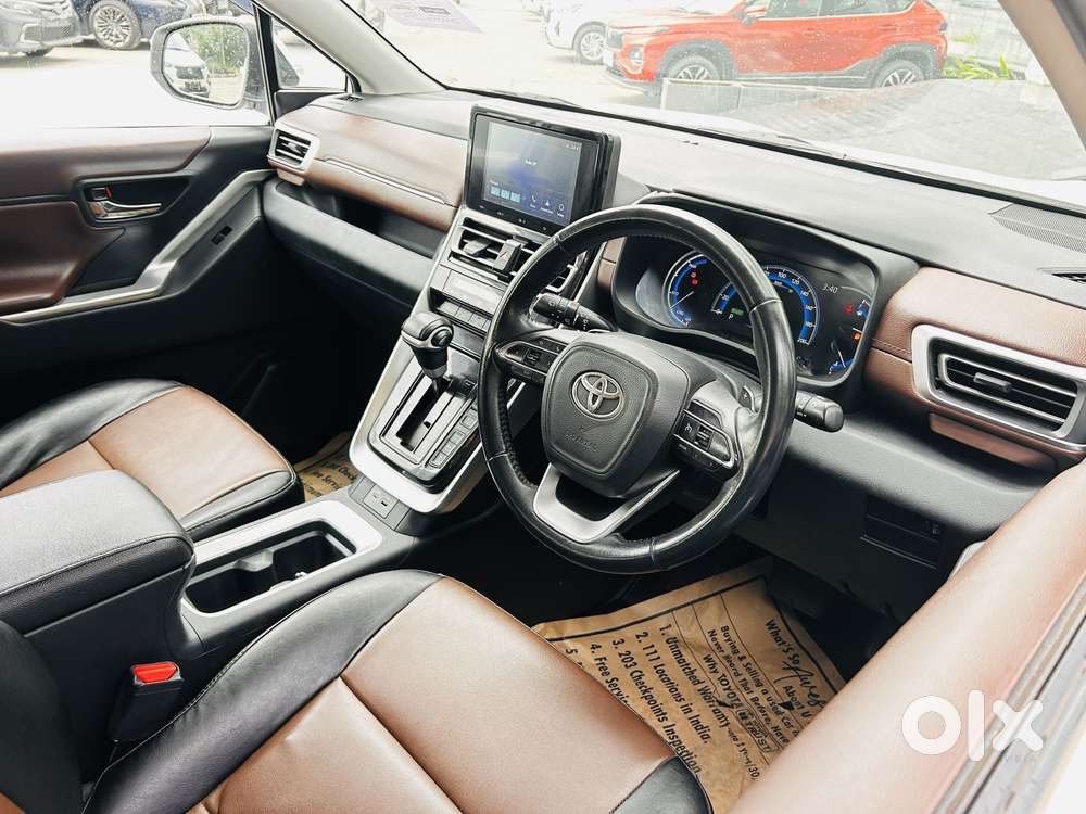 Toyota Innova Hycross 2.0 Vx Hybrid 8 Str, 2023, Petrol
