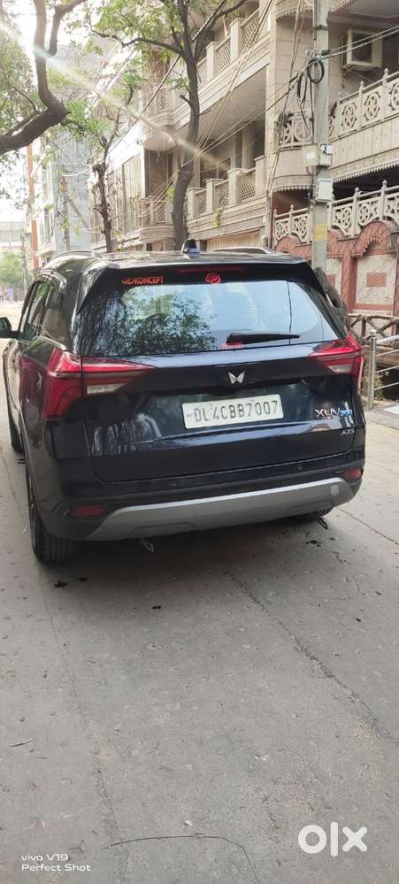 Mahindra Xuv700 2.0 Ax 5 Petrol Mt 7 Str, 2022, Petrol