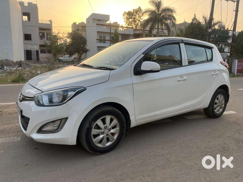 Hyundai I20 Petrol Cvt Magna Executive, 2013, Petrol