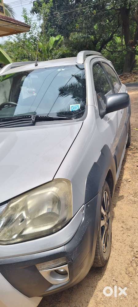 Toyota Etios Cross, 2016