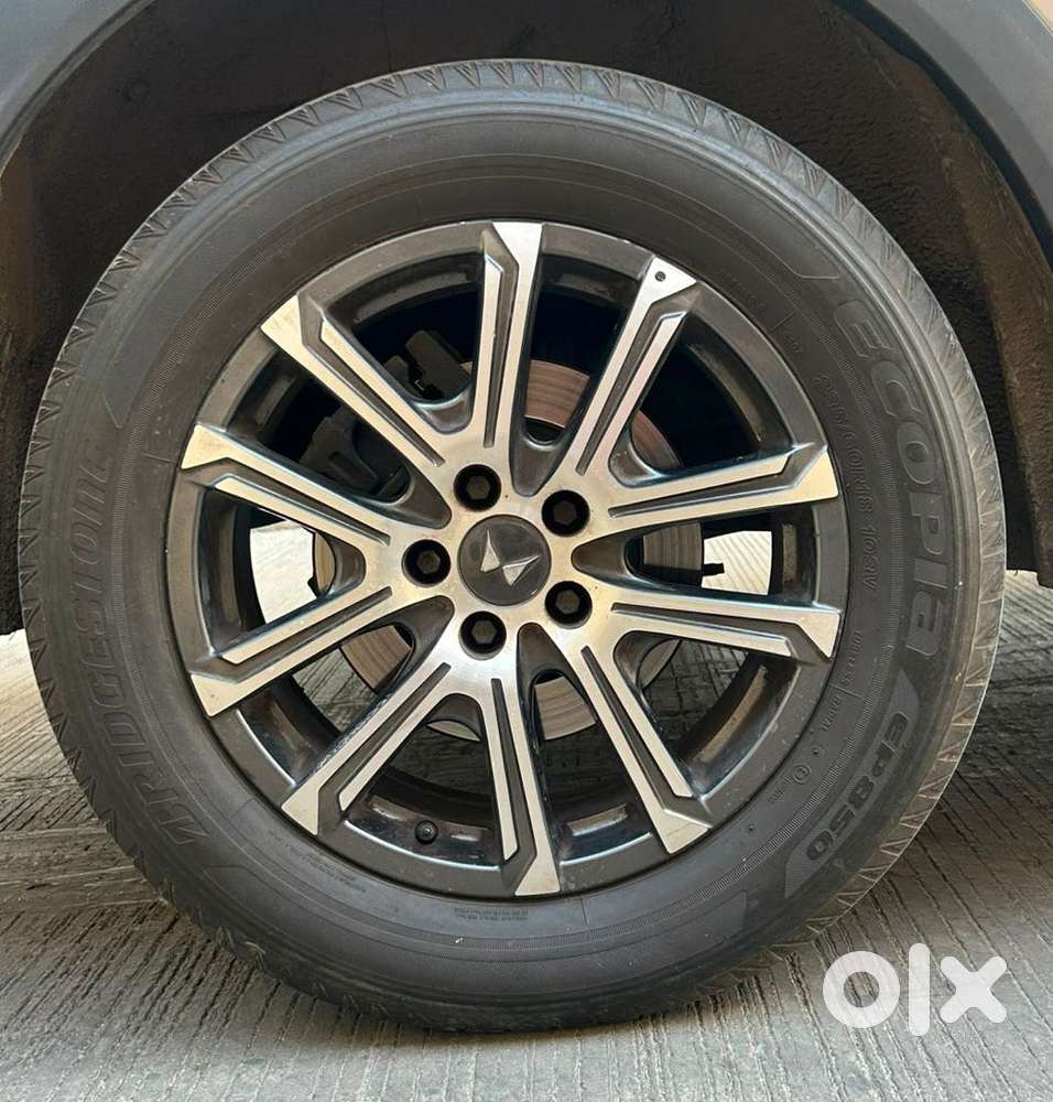 Mahindra Xuv700 2.2 Ax 7 Diesel At Str, 2022, Diesel
