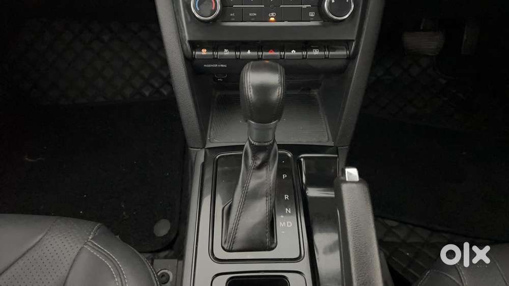 Mahindra Xuv700 2.0 Ax 3 Petrol At 5 Str, 2021, Petrol
