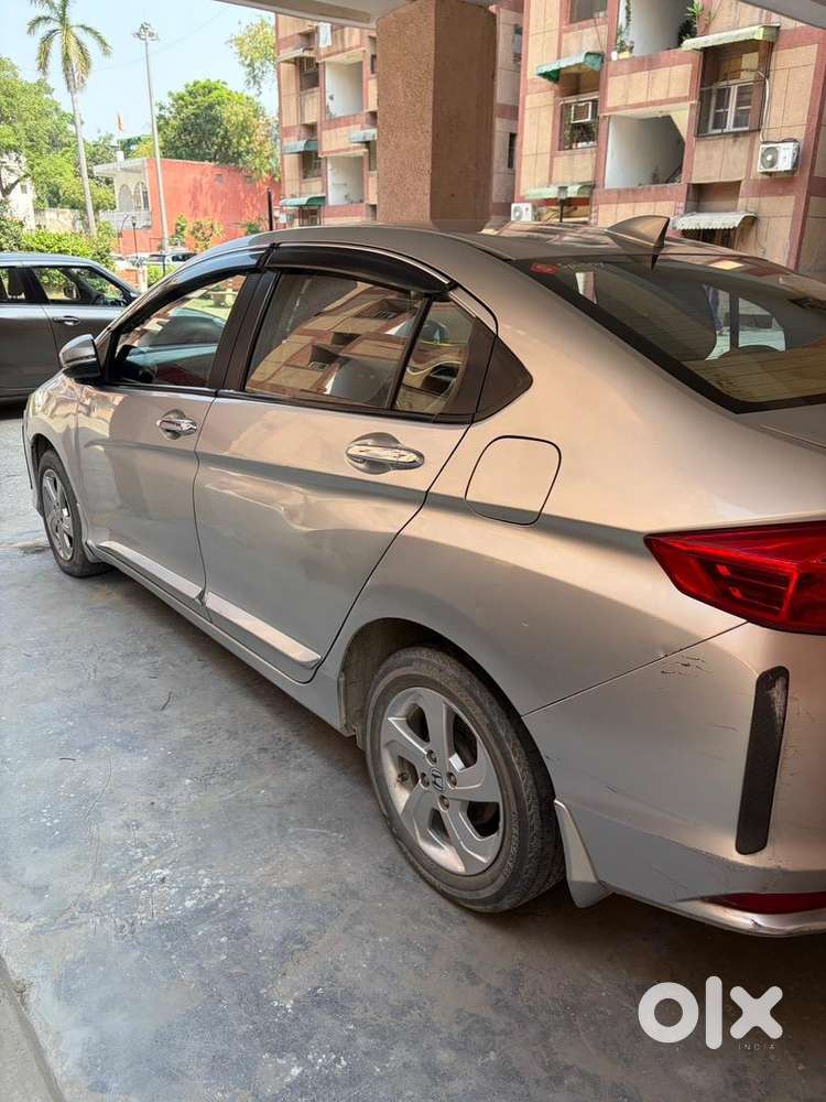 City Top Model Well Maintained Single Hand Driven Corporate  Automatic