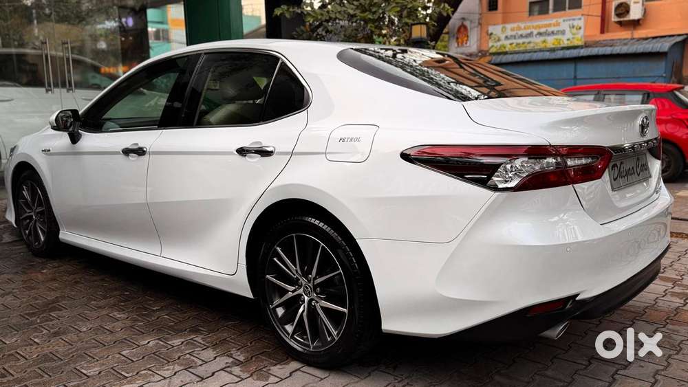 Toyota Camry Hybrid, 2022, Petrol