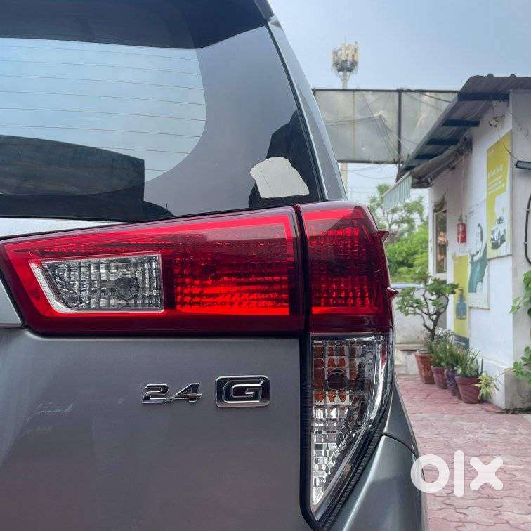 Toyota Innova Crysta 2.4 G Mt 8s, 2016, Diesel