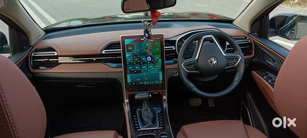 Mg Hector Plus Savvy Pro 1.5 Turbo Petrol Cvt 7 Str Dual Tone, 2025,..