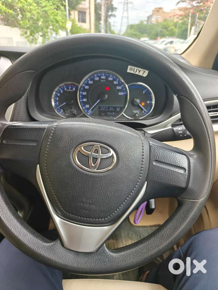 Toyota Yaris J Cvt, 2019, Petrol