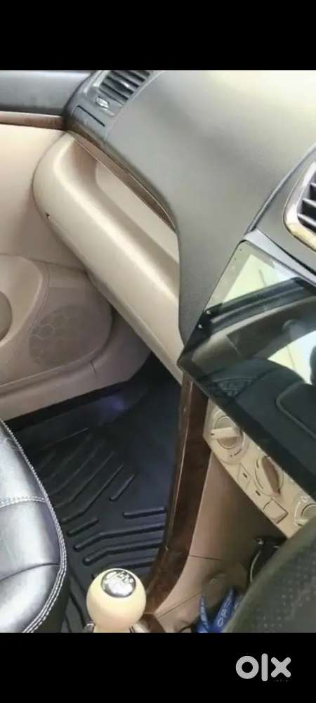 Maruti Suzuki Dzire 1.2 Vxi 2013
