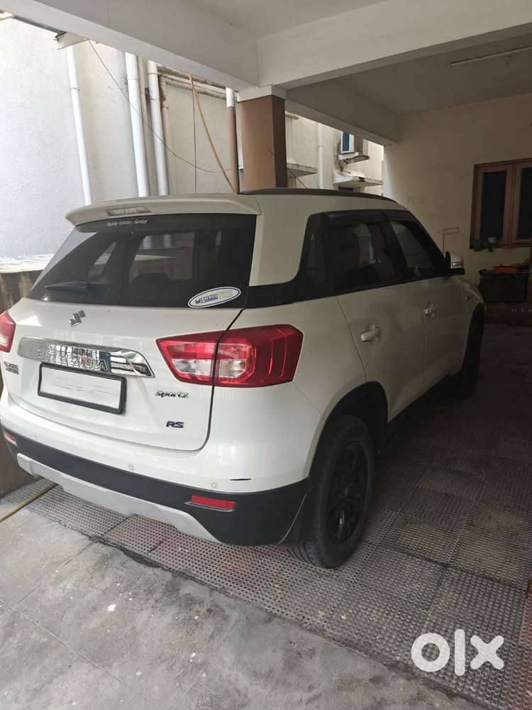Maruti Brezza Zdi+ Amt 2018 White Top Model No Accident Fully Loaded